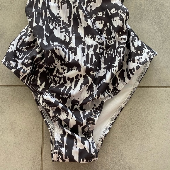 Suboo Wild Thing Lace Back Charcoal One Piece NWT - Picture 5 of 11